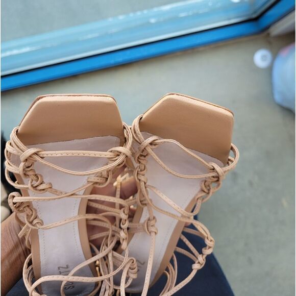 SCHUTZ    - Picture 13 of 16